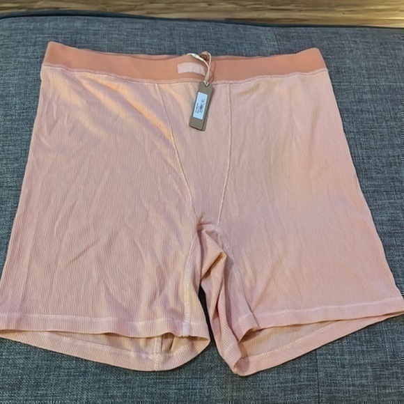 Skims HWS Soft Lounge Boxer - Picture 3 of 4